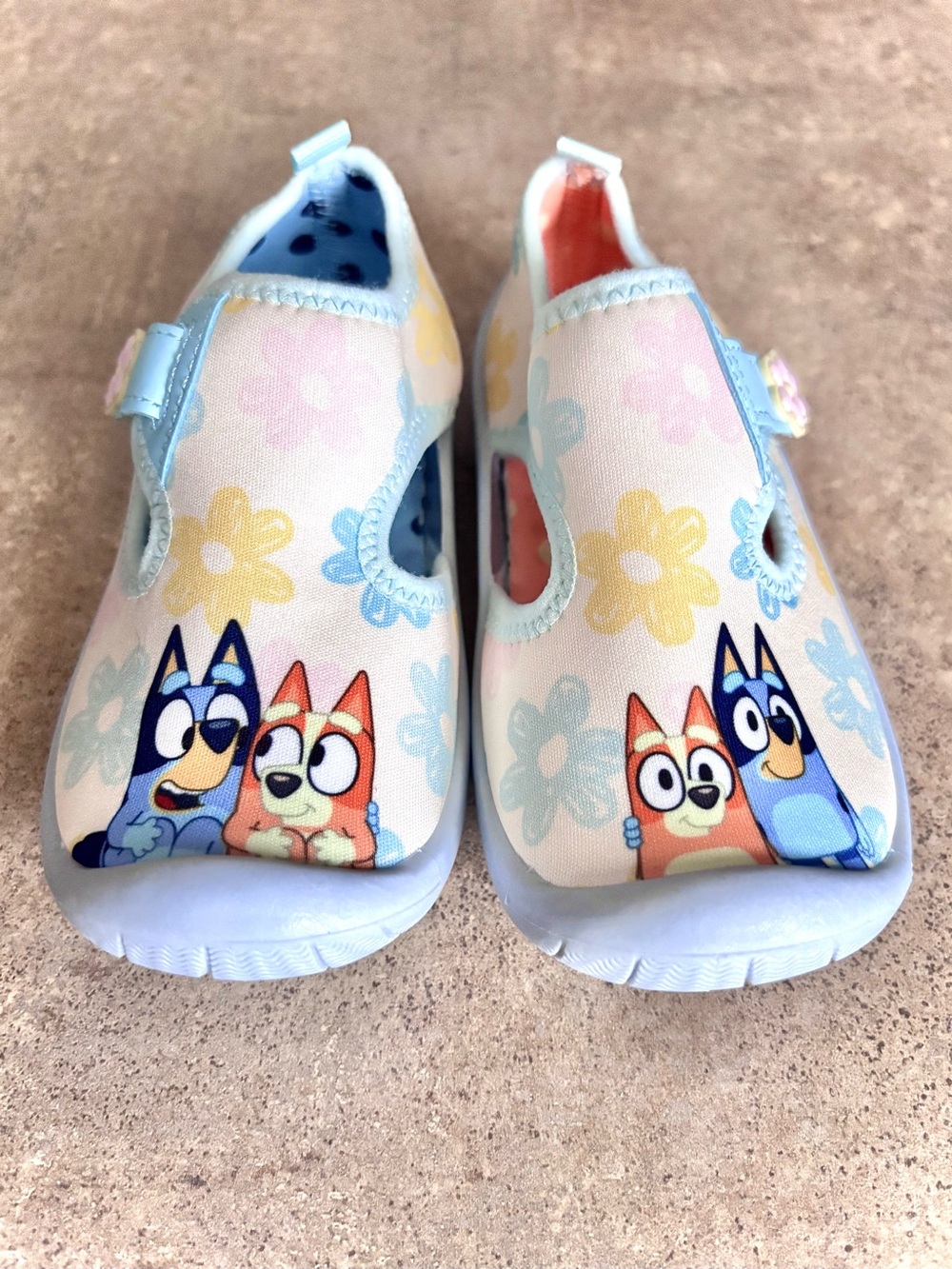 NWOT Bluey Flower Water Shoes – Toddler Girls Size 10 - Picture 4 of 9